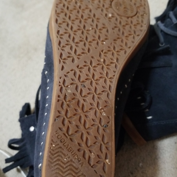 koolaburra by ugg wedge fringe boot Size 10. Boot is used and in good condition. - Picture 4 of 13